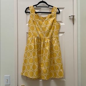 Yellow dress with pockets!